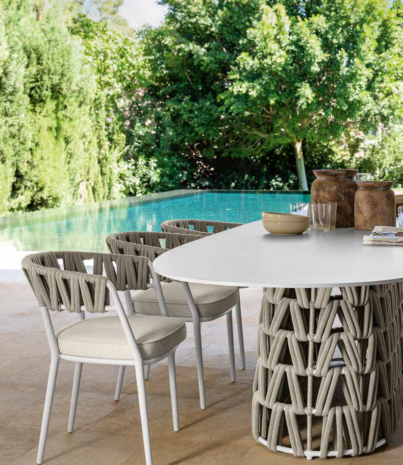 Swipe dining table in various sizes by Talenti - Outdoor furniture